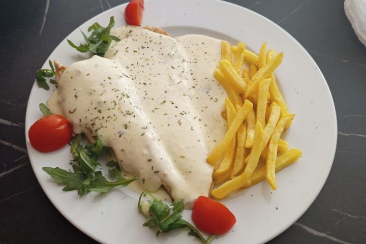 Dining 54 of 68