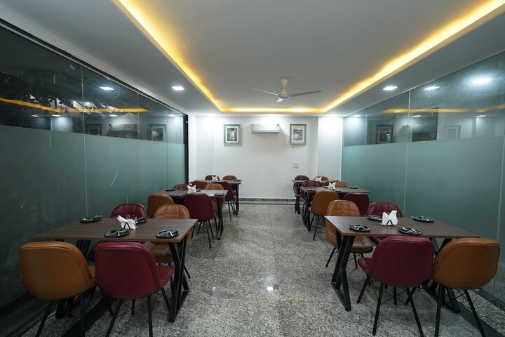 Dining 29 of 73