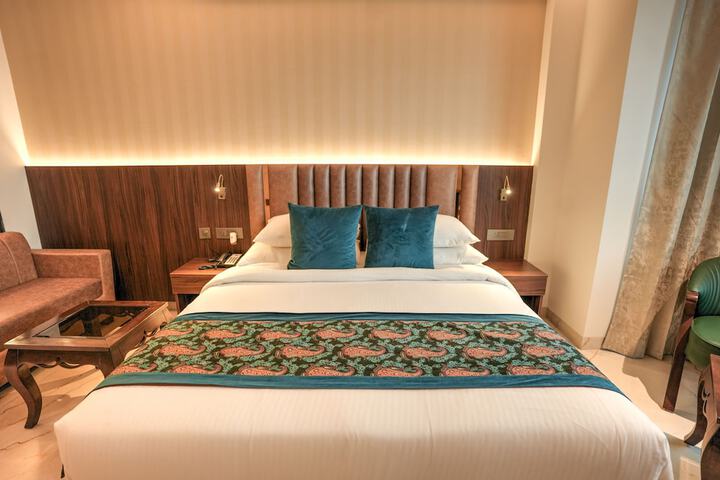 Room 13 of 62