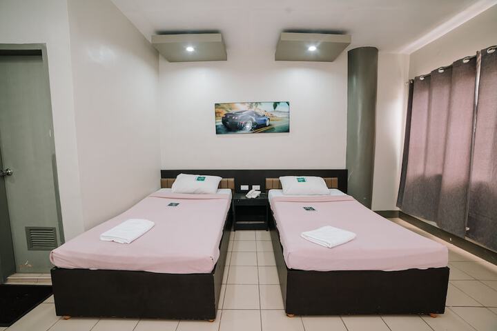 Room 5 of 7