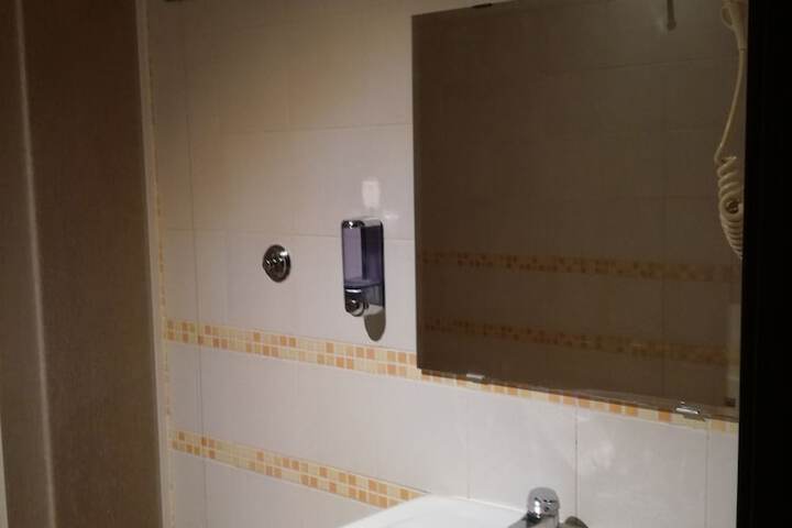 Room 10 of 15