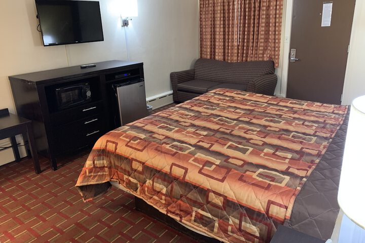 1 King Bed (1 of 5)