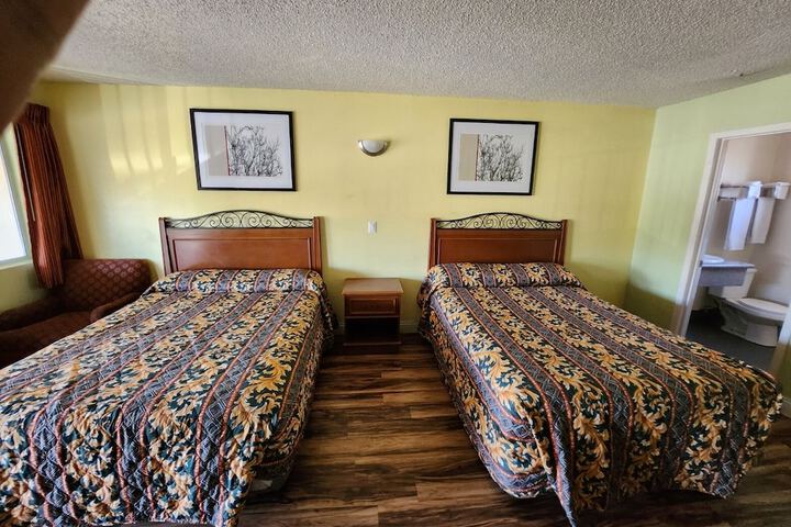 Basic Room 2 Queen Beds Refrigerator, Microwave (11 of 12)