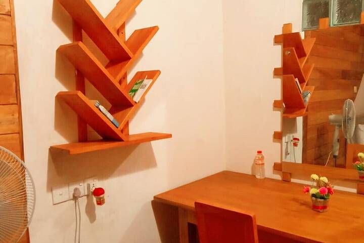 Room 18 of 108