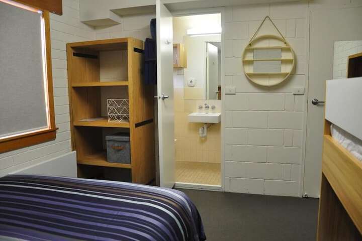 Room 16 of 44