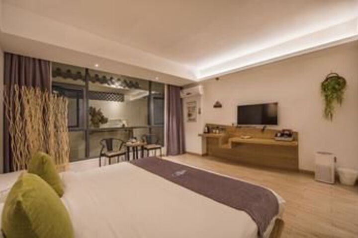 Room 107 of 156