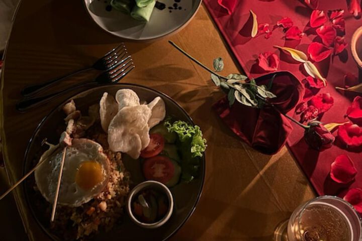 Dining 25 of 33