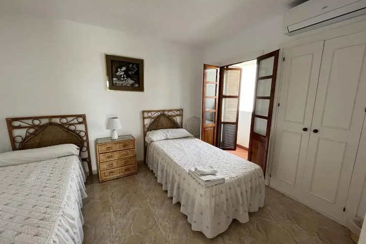 Room 2 of 12