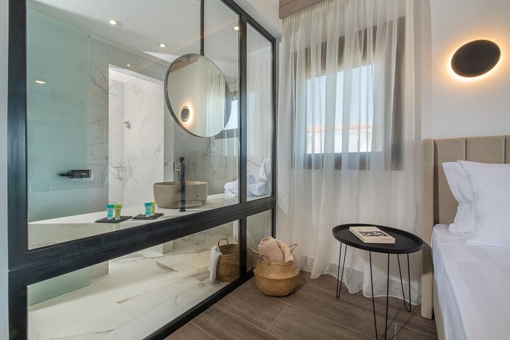 Room 40 of 71