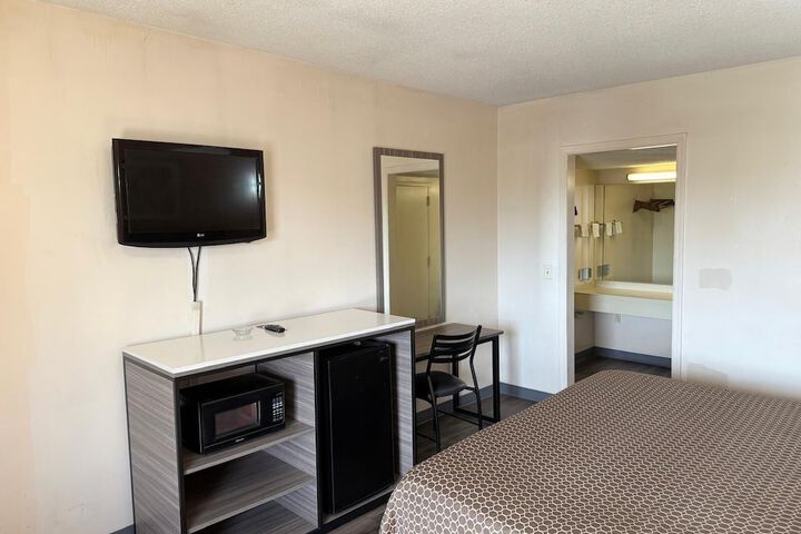 Room 30 of 40