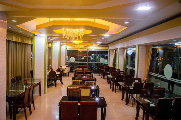 Dining Photos