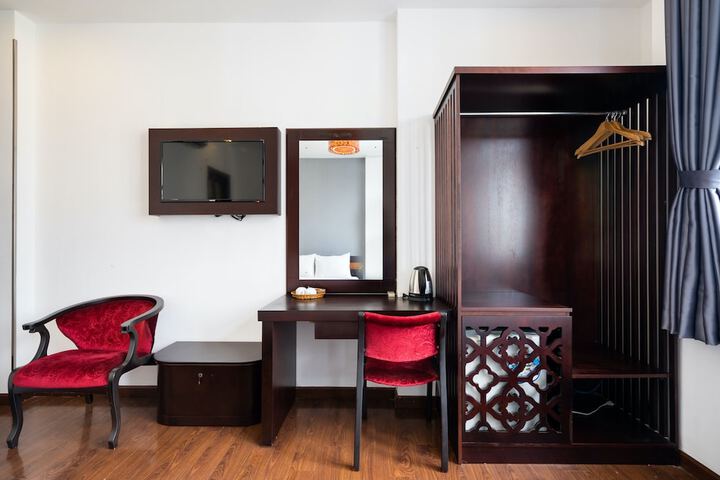 Room 11 of 49