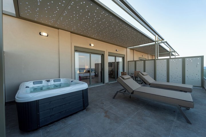 Terrace/Patio 101 of 187