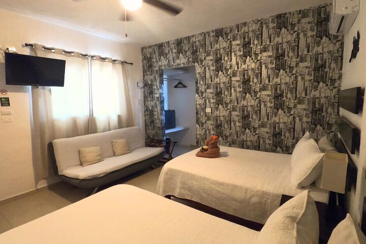 Room 10 of 14