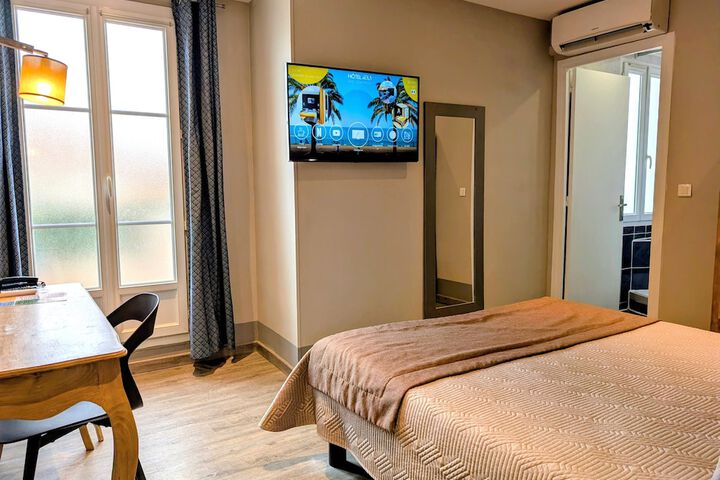 Room 34 of 58