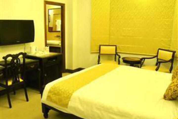 Four Luxury Boutique Hotel