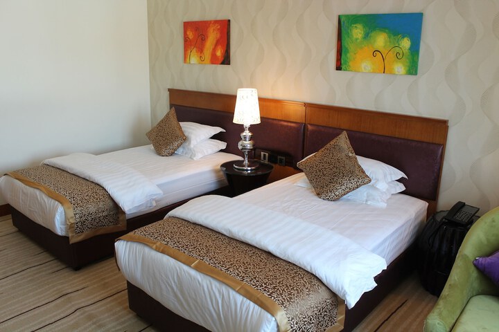 Room 9 of 47
