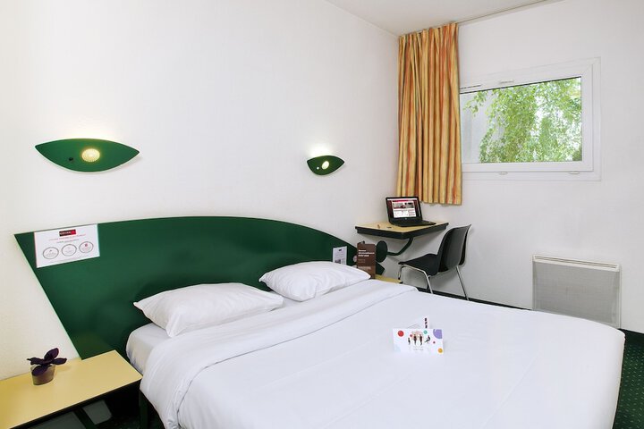Room 12 of 54