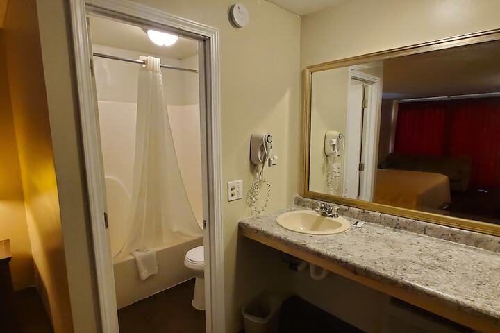 Room 17 of 19