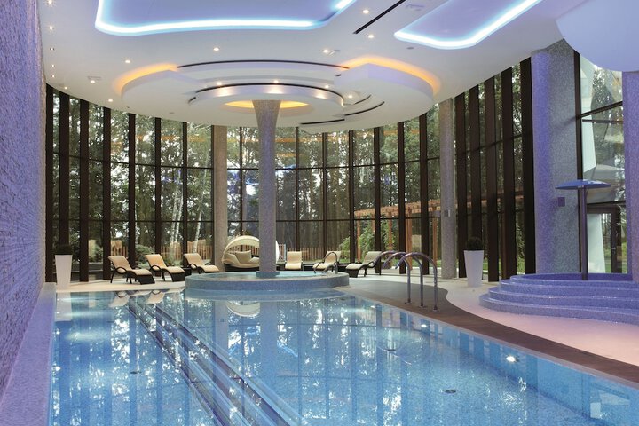 Pools & Facilities