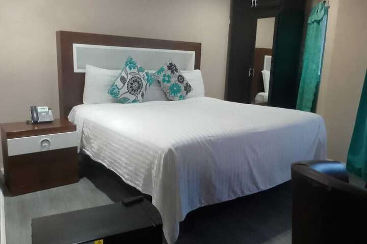 Room 18 of 42