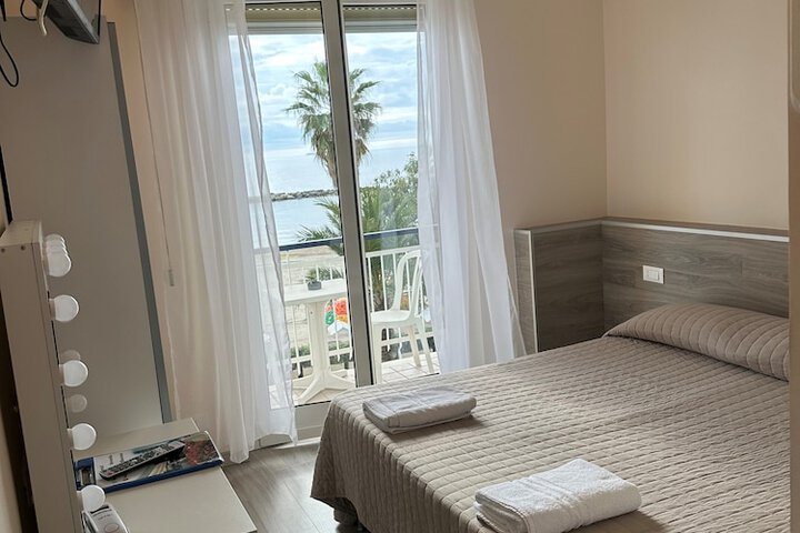 Room 5 of 51
