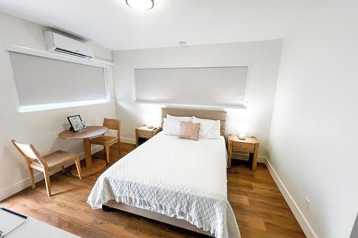 Room 2 of 27
