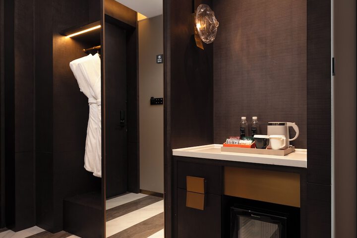 Room 6 of 46