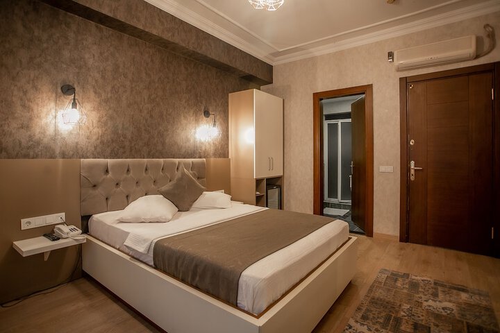 Room 17 of 84