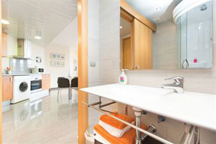 Room 4 of 35