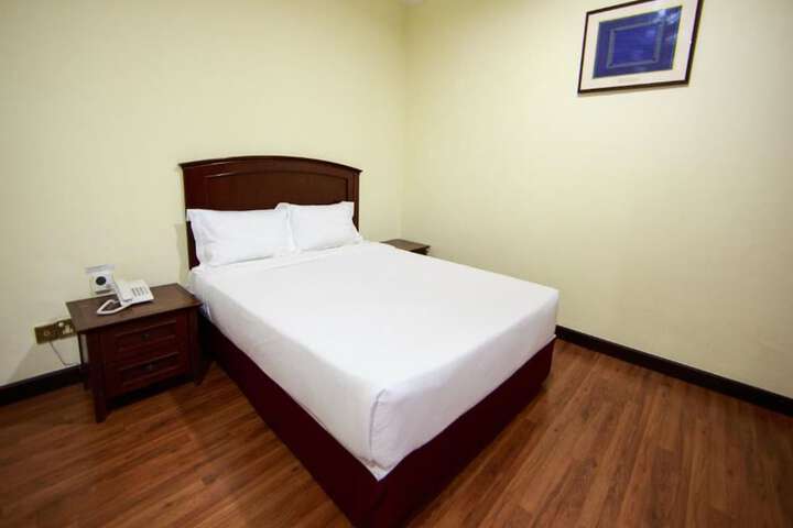 Room 14 of 42