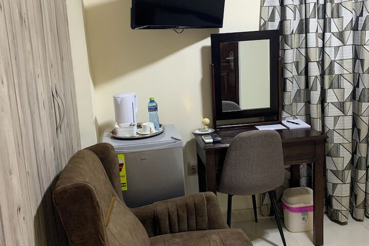 Room 6 of 44