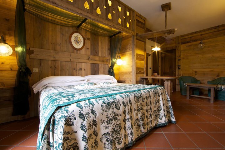Room 9 of 25