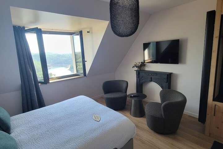Room 19 of 30