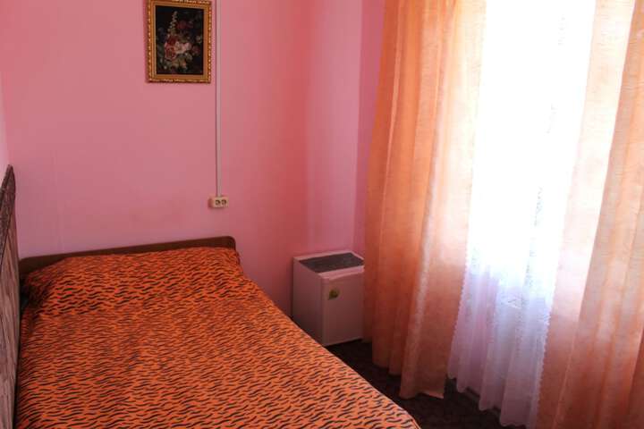 Room 4 of 44