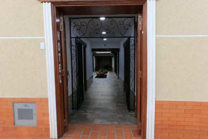 Hotel 8 of 10