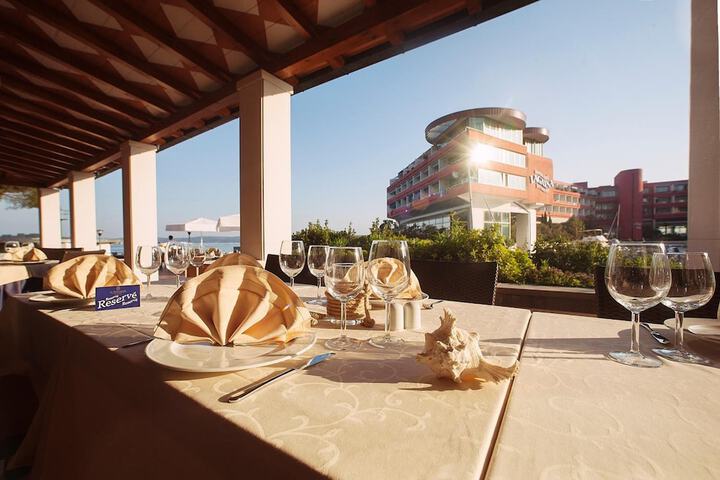 Dining Photos
