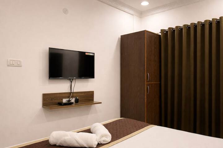 Room 11 of 30