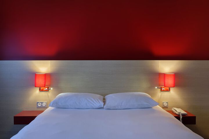 Room 4 of 90