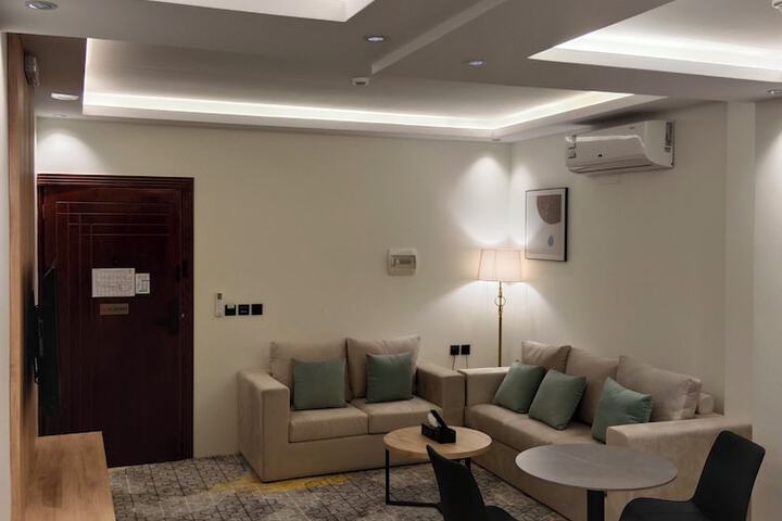 Room 25 of 39