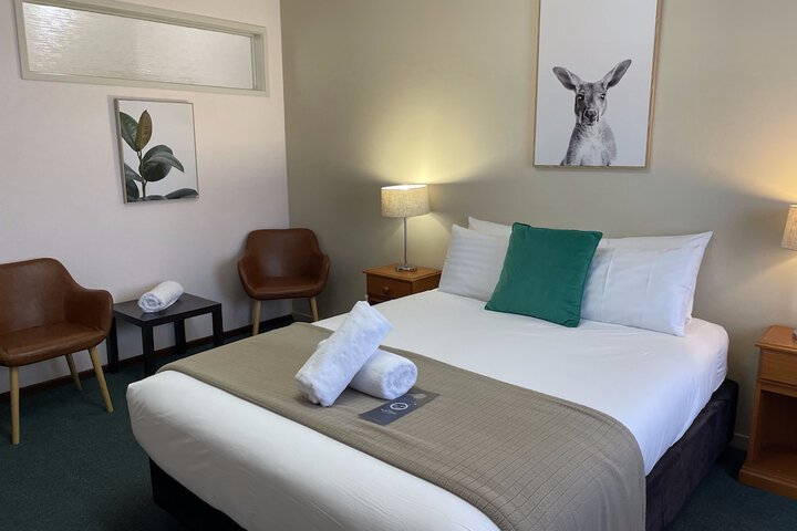 Room 4 of 62