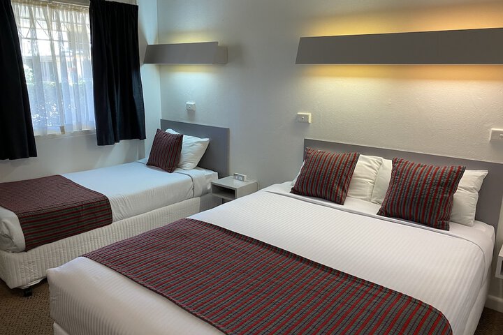 Room 8 of 34