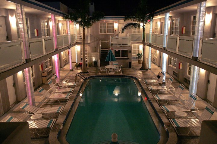 Hotel with Pool