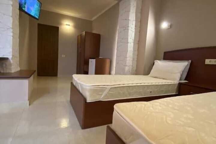 Room 4 of 31