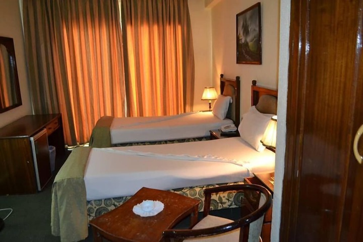Room 9 of 30