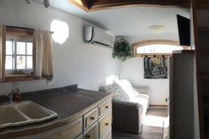 Room 11 of 19