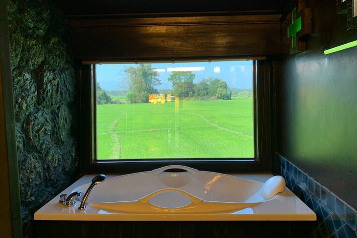 Room 47 of 100