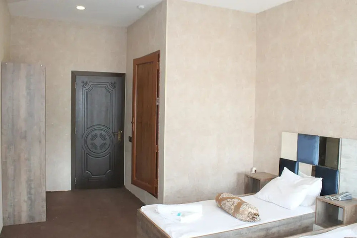 Room 3 of 15