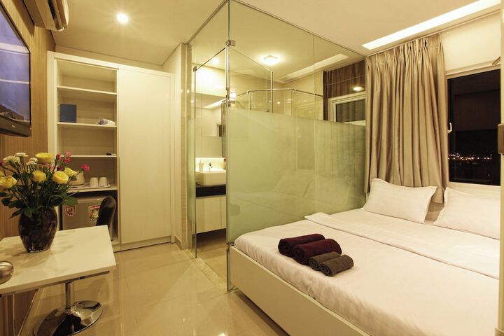 Room 21 of 36