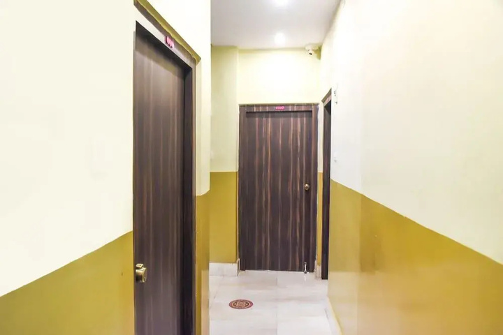Room 9 of 9